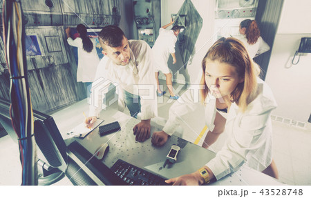 Adults in quest room 43528748