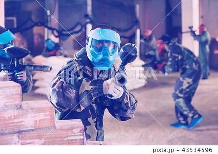 Player in blue mask is targeting in foe Player in blue mask is targeting in foe 43534596