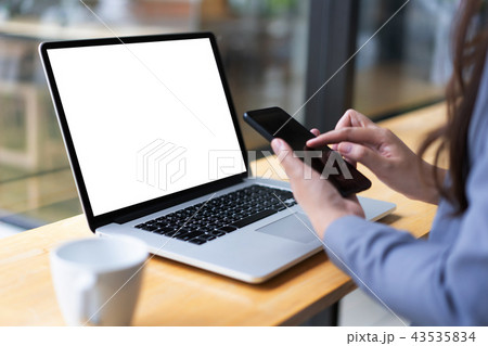 mock up Using laptop with blank screen computer mock up Using laptop with blank screen computer 43535834