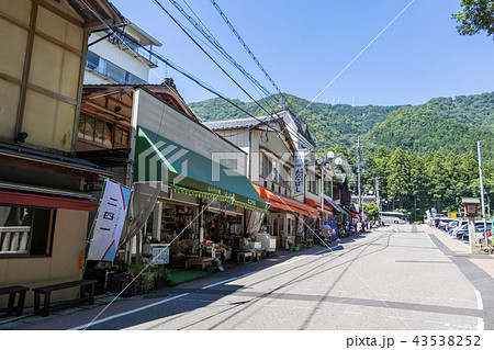 弥彦神社門前通り 43538252