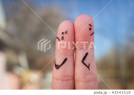 Fingers art of couple. Couple after an argument Fingers art of couple. Couple after an argument 43541510