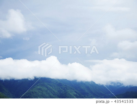 山頂部を覆う雲 山頂部を覆う雲 43541535