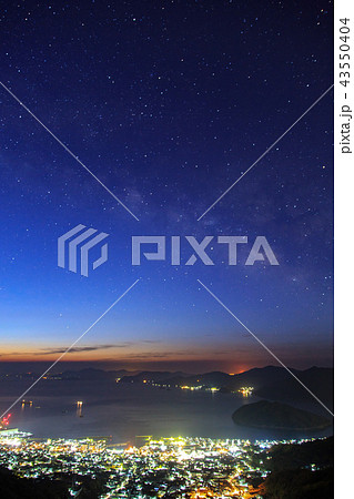 瀬戸内　夜明け前の銀河 43550404