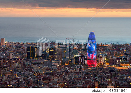 Scenic aerial view of Barcelona city skyscraper Scenic aerial view of Barcelona city skyscraper 43554644