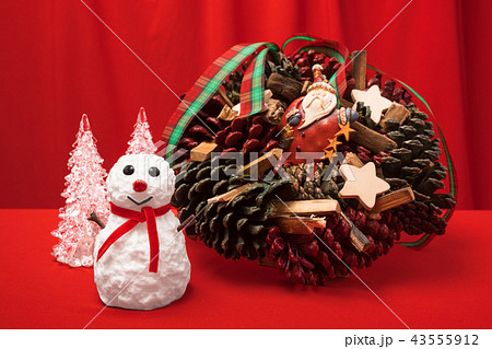 雪だるまとクリスマスリース 雪だるまとクリスマスリース 43555912