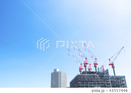 マンション・ビルの建設現場 マンション・ビルの建設現場 43557446