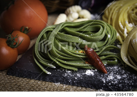 ほうれん草のフェットチーネ ほうれん草のフェットチーネ 43564780