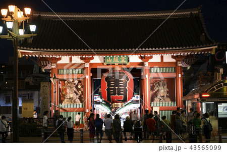 日本の東京都市景観 浅草寺の雷門などを望む(夜景) 日本の東京都市景観 浅草寺の雷門などを望む(夜景) 43565099