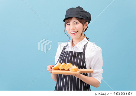 カフェ ベーカリー スタッフ 店員 カフェ ベーカリー スタッフ 店員 43565337