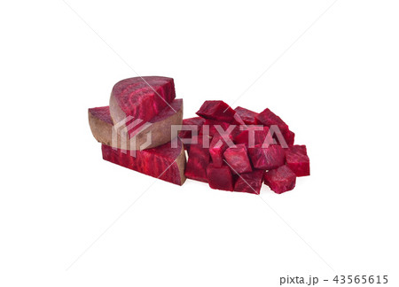 slice of beetroot isolated on white background 43565615