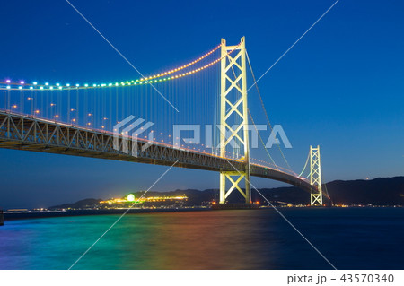 明石海峡大橋ライトアップ 43570340