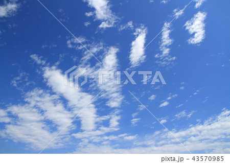 爽やかな青空と雲 爽やかな青空と雲 43570985