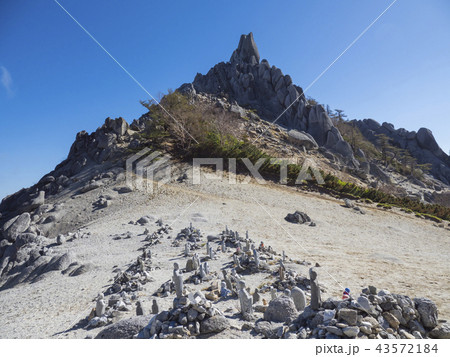 地蔵岳オベリスクと賽ノ河原のお地蔵様 地蔵岳オベリスクと賽ノ河原のお地蔵様 43572184