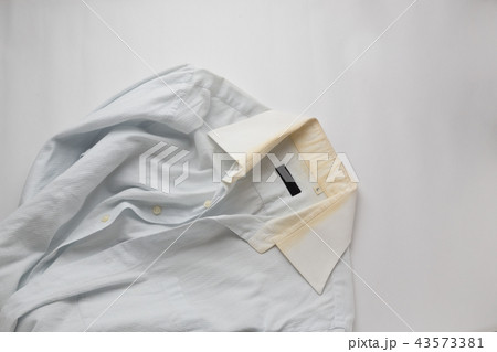 ワイシャツの黄ばみ 43573381