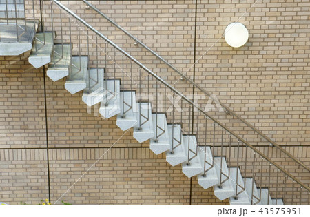 対角線となった階段 対角線となった階段 43575951
