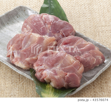 鶏もも肉 43576074