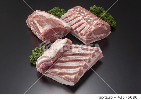 豚のブロック肉の集合 43576080