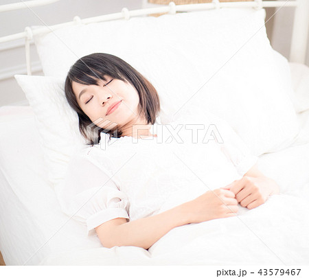 女子 女性 メス 43579467