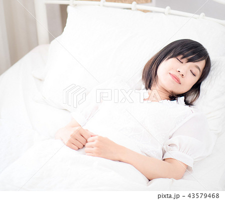 女子 女性 メス 43579468