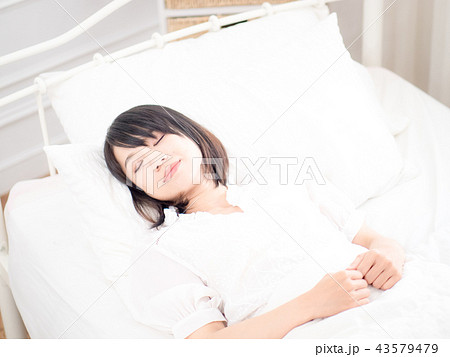 女子 女性 メス 43579479