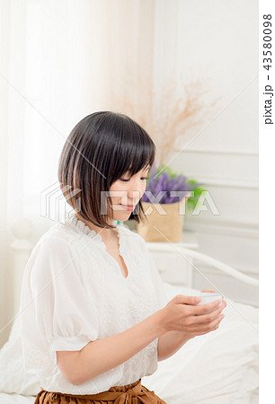 女子 女性 メス 43580098