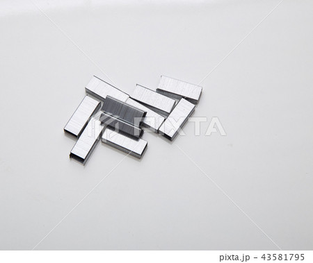 Metal staples for stapler 43581795