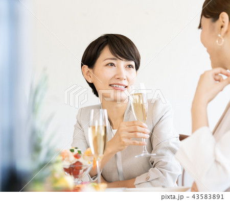 ビジネスパーティ 43583891