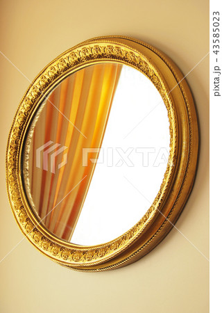 Gold frame 43585023