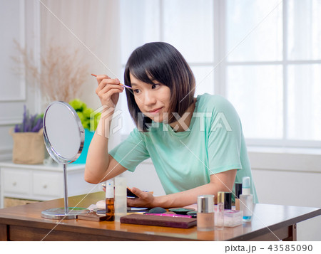 女子 女性 メス 43585090