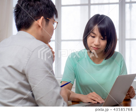 女子 女性 メス 43585768