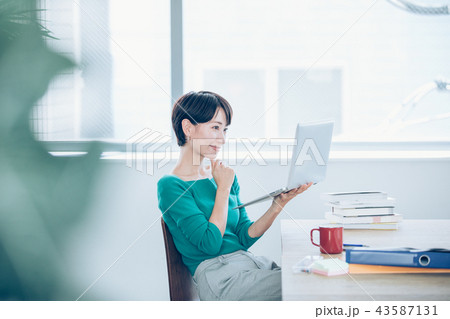 ビジネスシーン 43587131