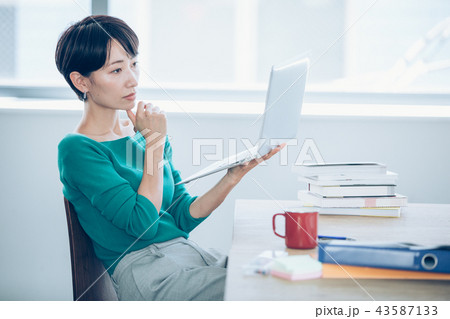 ビジネスシーン 43587133
