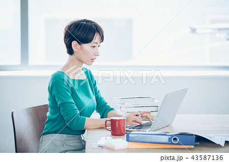 ビジネスシーン 43587136