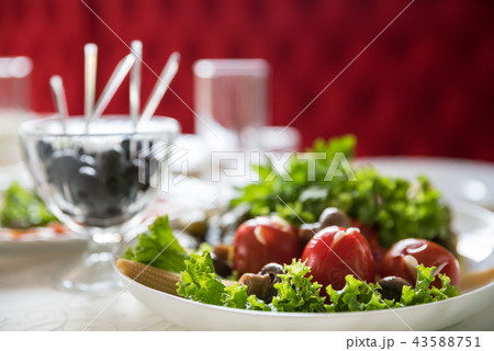 Festive table in the restaurant 43588751