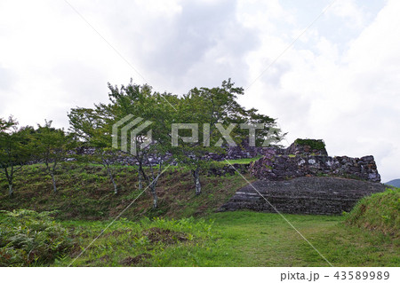 【国史跡・続日本100名城】赤木城（赤木城跡）主郭付近全景 43589989