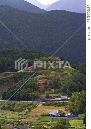 【国史跡・続日本100名城】赤木城(赤木城跡)遠景 コピースペース 【国史跡・続日本100名城】赤木城(赤木城跡)遠景 コピースペース 43590082