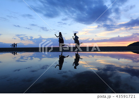 父母ヶ浜  天空の鏡1173-- 43591721