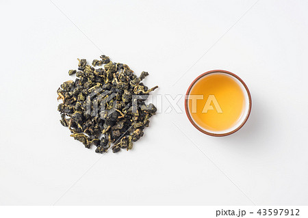 fresh taiwan oolong tea and teacup 43597912