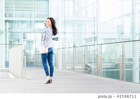 ビジネスウーマン 43598711