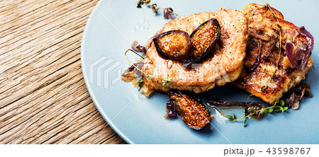 Meat steak with figs on the plate Meat steak with figs on the plate 43598767