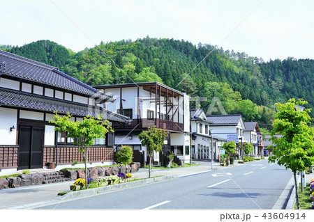 山に囲まれた美しい町(高知県梼原町) 山に囲まれた美しい町(高知県梼原町) 43604914