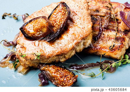 Meat steak with fig and thyme Meat steak with fig and thyme 43605684