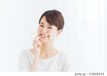 ビューティー 若い女性 ビューティー 若い女性 43608545