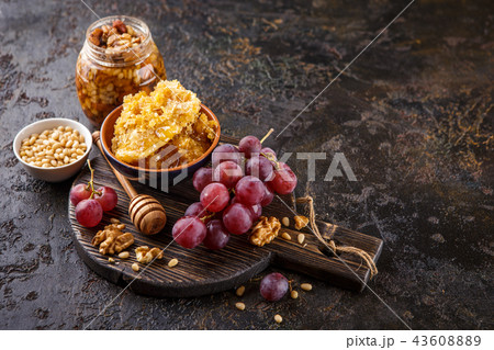 Honey, grapes and nuts Honey, grapes and nuts 43608889