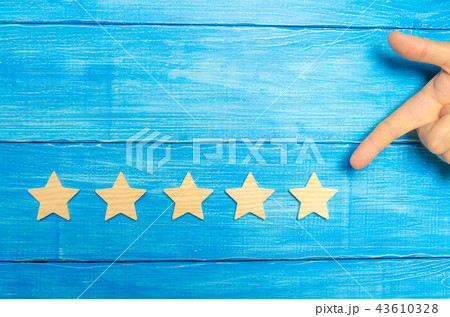 hand to the fifth star. Get the fifth star.  43610328