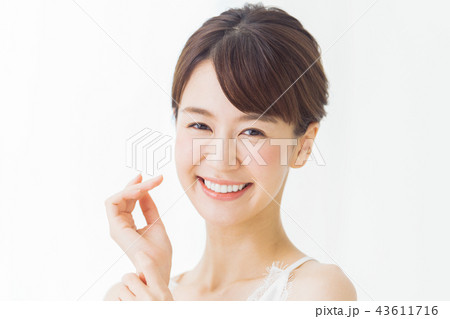 ビューティー　若い女性 43611716