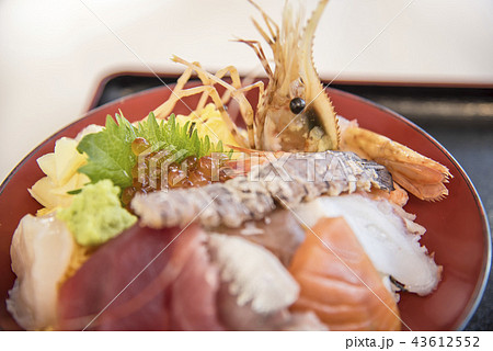 【海鮮丼】 43612552