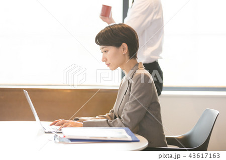 ビジネスシーン 43617163