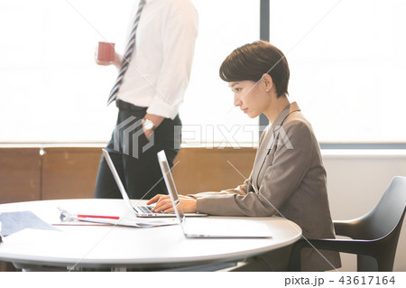 ビジネスシーン 43617164
