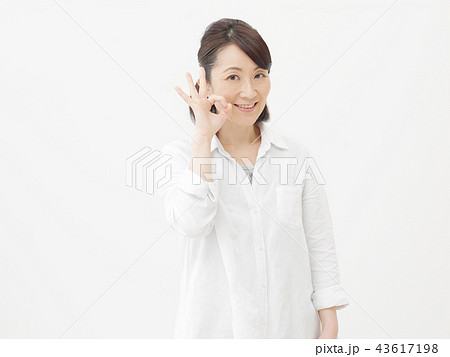 女性　ミドルエイジ 　OK 43617198